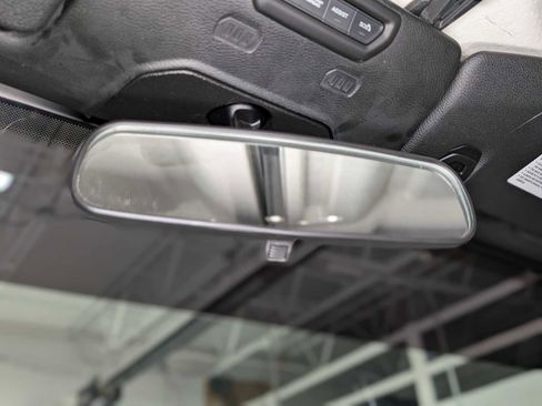 Used 2022 Jeep Gladiator Sport image 32