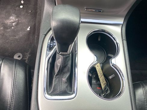 Used 2018 Jeep Grand Cherokee Limited image 12