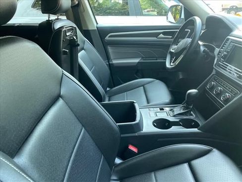 Used 2023 Volkswagen Atlas SE FWD image 2
