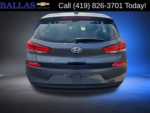 Used 2019 Hyundai Elantra GT FWD image 4