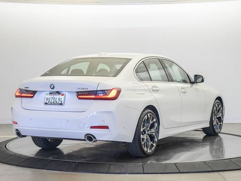 Used 2026 BMW 330i xDrive Sedan w/ Premium Package AWD/4WD image 4