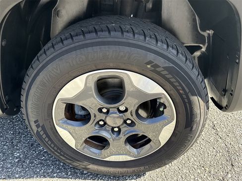 Used 2017 Jeep Renegade Sport w/ Power & Air Group image 19