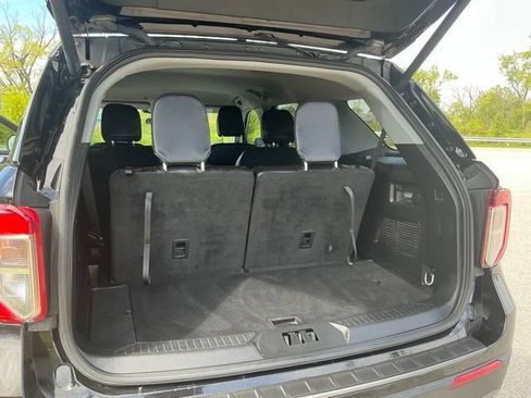 Used 2023 Ford Explorer XLT w/ Equipment Group 202A AWD/4WD image 11
