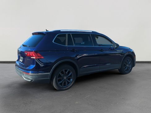Certified 2022 Volkswagen Tiguan SE w/ Panoramic Sunroof Package image 5