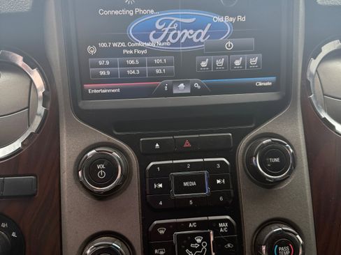 Used 2016 Ford F350 Lariat w/ Chrome Package image 8