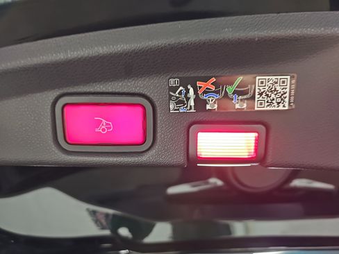 Certified 2023 Mercedes-Benz E 450 4MATIC Cabriolet image 15