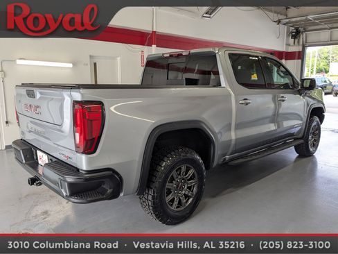 Used 2024 GMC Sierra 1500 AT4X AWD/4WD image 4