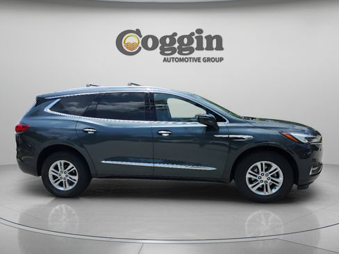 Used 2021 Buick Enclave Essence w/ Sound and Sites Package AWD/4WD image 5