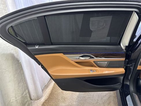 Used 2021 BMW 740i xDrive w/ M Sport Package image 26