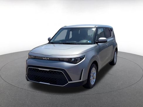 Used 2025 Kia Soul LX w/ LX Technology Package FWD image 7