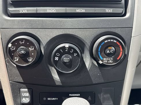 Used 2012 Toyota Corolla L FWD image 17