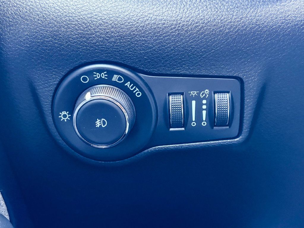 Used 2022 Jeep Compass Latitude AWD/4WD image 50