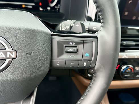 New 2026 Nissan Pathfinder Platinum image 25