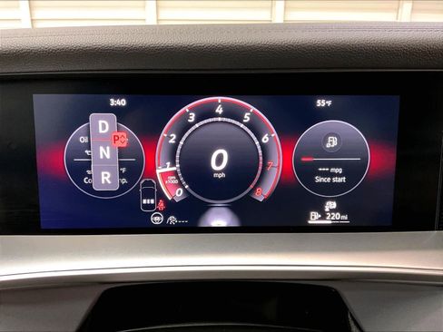 Used 2025 Volkswagen Tiguan SE image 23