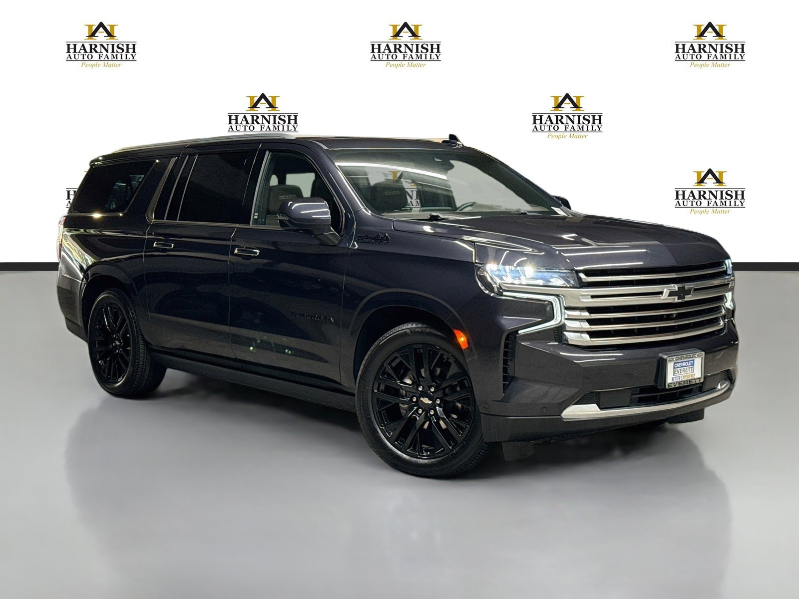 Used 2024 Chevrolet Suburban High Country w/ Advanced Technology Package AWD/4WD image 3