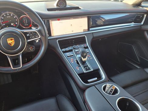Used 2019 Porsche Panamera GTS image 8