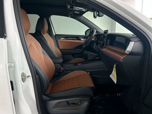 New 2026 Volkswagen Tiguan SEL R-Line image 38