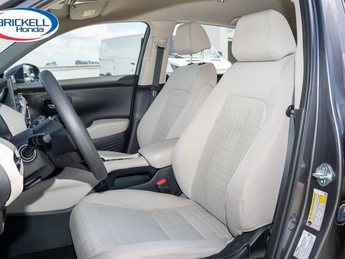 Used 2023 Honda HR-V LX image 15