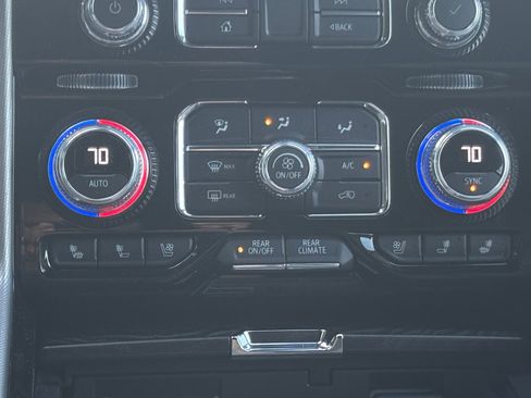 Used 2024 GMC Yukon XL Denali w/ Max Trailering Package image 4