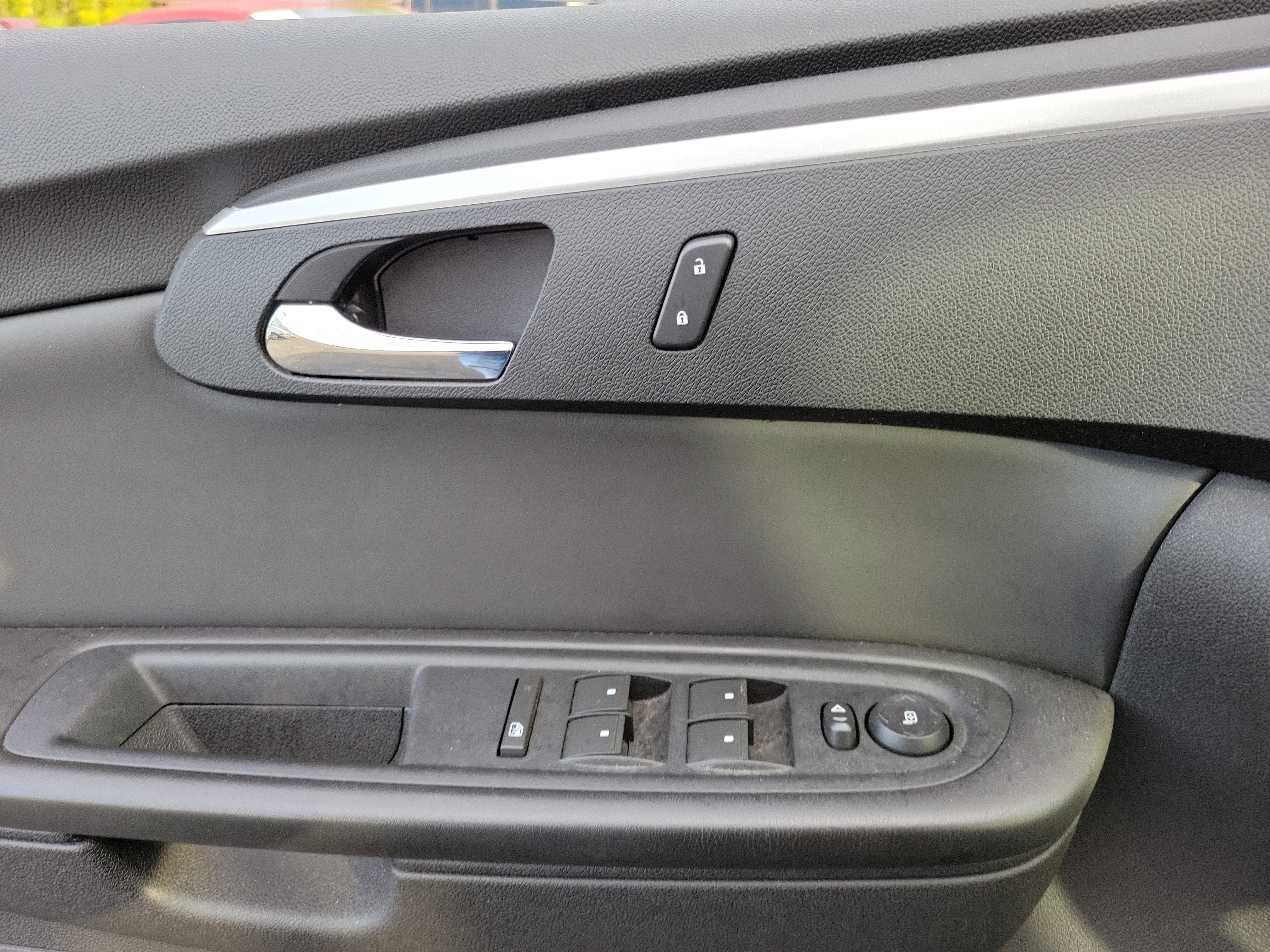 Used 2010 Chevrolet Traverse LT w/ LT Special Edition Package FWD image 17
