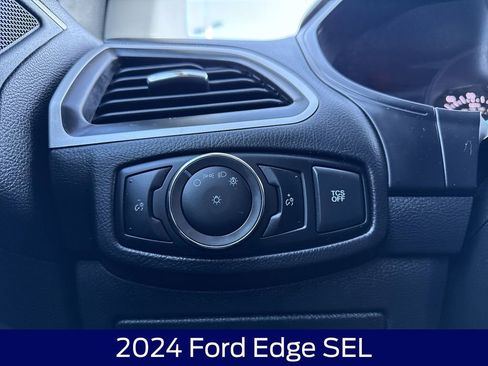Used 2024 Ford Edge SEL image 25