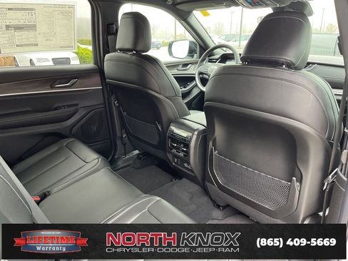 New 2025 Jeep Grand Cherokee L Limited image 28