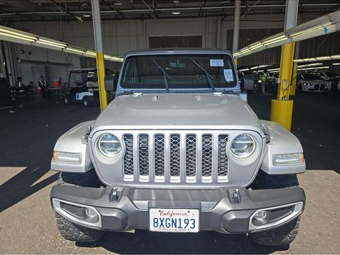 Used 2021 Jeep Wrangler Unlimited Sahara w/ Cold Weather Group AWD/4WD image 4