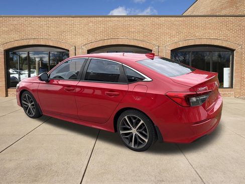 Used 2022 Honda Civic Touring image 6