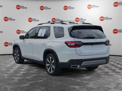 Used 2024 Honda Pilot Elite image 3