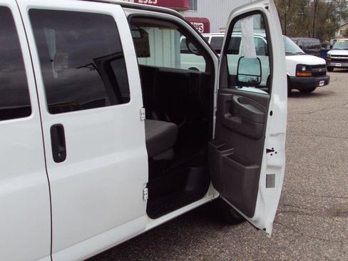 Used 2014 Chevrolet Express 1500 LT w/ LT Preferred Equipment Group AWD/4WD image 14