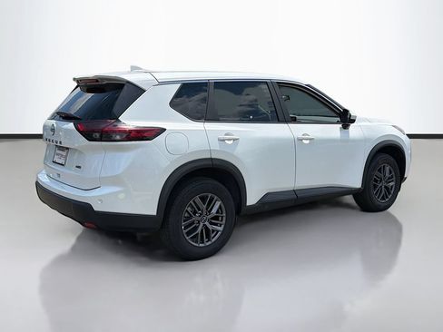 Used 2026 Nissan Rogue SV AWD/4WD image 5