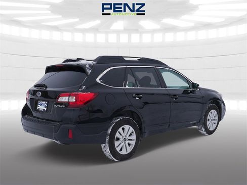 Used 2019 Subaru Outback 2.5i Premium image 7