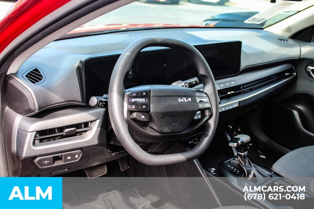 Used 2025 Kia K4 FWD image 30