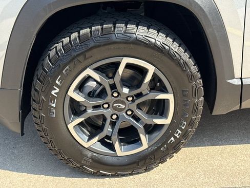 New 2027 Chevrolet Equinox ACTIV FWD image 15