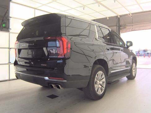 Used 2025 GMC Yukon Denali AWD/4WD image 6