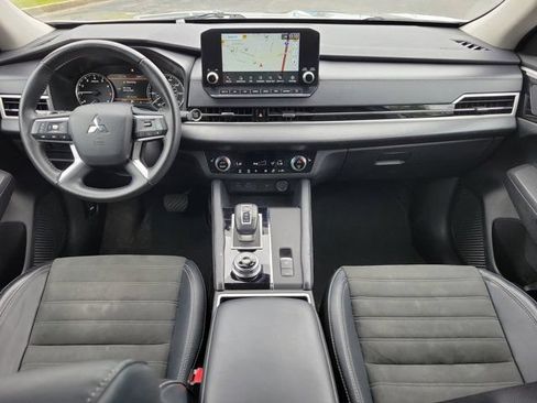 Used 2024 Mitsubishi Outlander SE FWD image 8