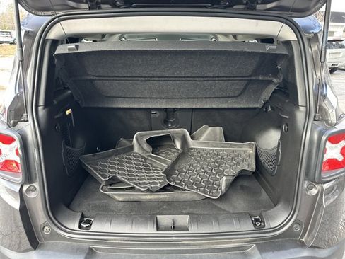 Used 2020 Jeep Renegade Latitude w/ Safety & Security Group II image 21