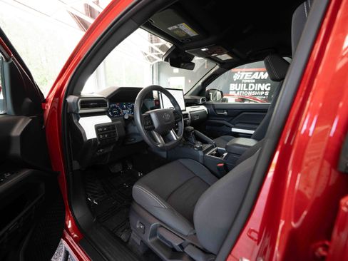 Used 2024 Toyota Tacoma TRD Off-Road image 8