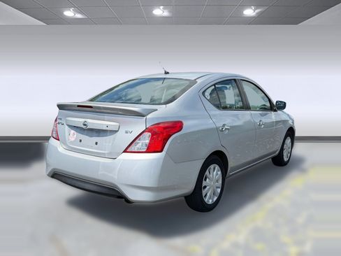 Used 2019 Nissan Versa SV FWD image 7