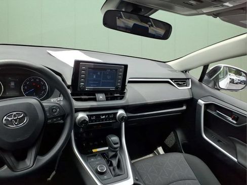 Used 2022 Toyota RAV4 XLE AWD/4WD image 14