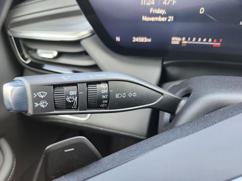 Used 2025 Buick Enclave Preferred image 16