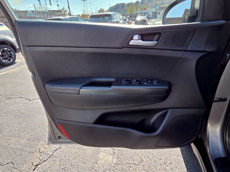 Used 2017 Kia Sportage LX AWD/4WD image 21