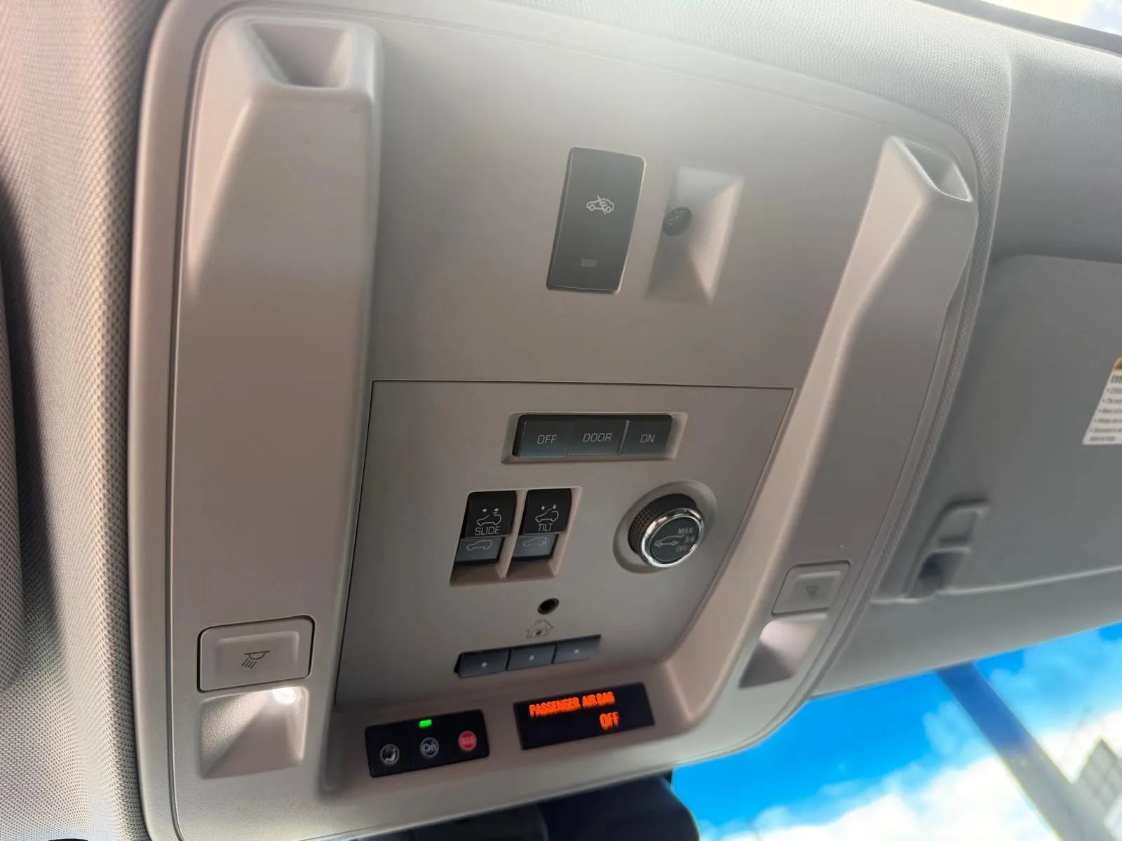 Used 2019 Cadillac Escalade ESV Luxury AWD/4WD image 26