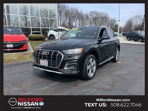 Used 2023 Audi Q5 2.0T Premium w/ Convenience Package image 1