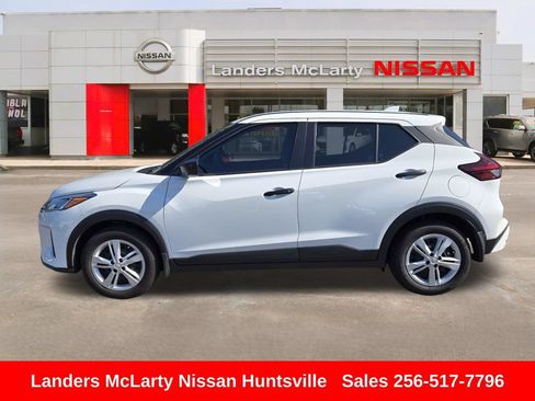 Used 2025 Nissan Kicks Play S FWD image 8
