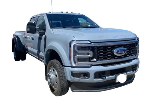 Used 2026 Ford F450 Platinum w/ FX4 Off-Road Package AWD/4WD image 3