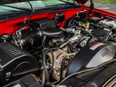 Used 1999 Chevrolet Tahoe LS image 16