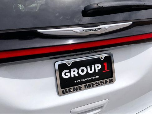 Used 2023 Chrysler Pacifica Touring-L FWD image 29