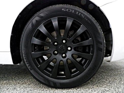 Used 2013 Suzuki Kizashi S FWD image 17