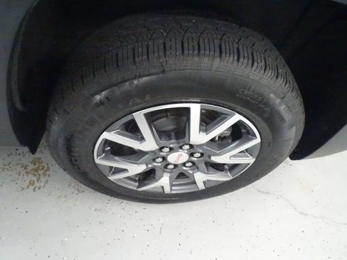 Used 2023 GMC Acadia SLT w/ Preferred Package AWD/4WD image 30